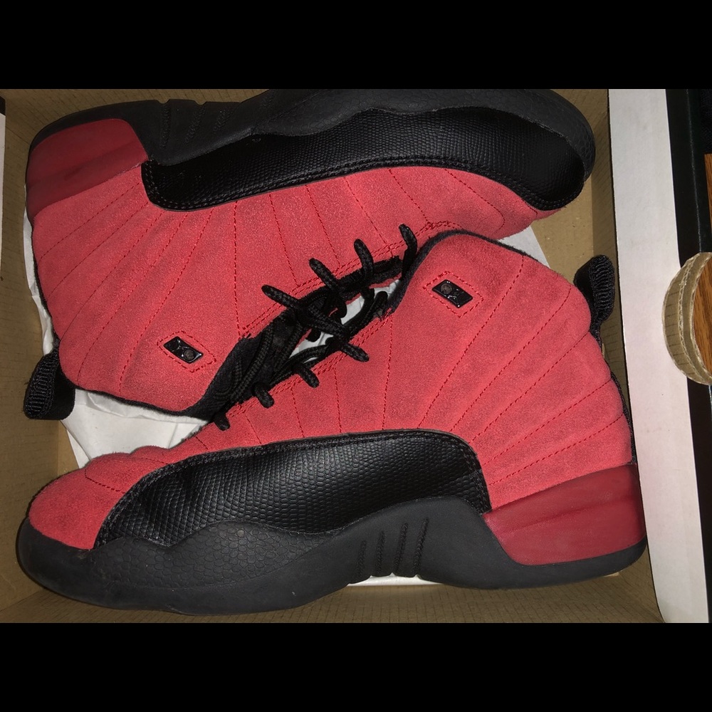 Kids air Jordan 12 retro
"Reverse Flu Game"